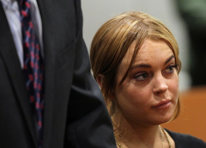 Lindsay Lohan maakte een verveelde en onverzorgde indruk in Los Angeles.