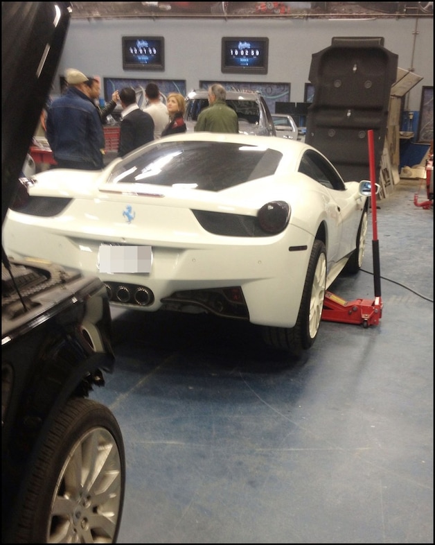 De witte Ferrari van Justin Bieber.