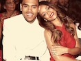 Brown en Rihanna tijdens de Grammy's. Toen ze een sms naar Drake stuurde, sloeg de stemming om.