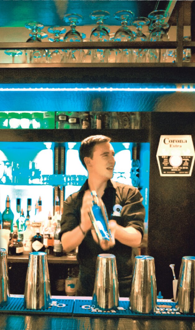 Vlak bij het meer van Bütgenbach kun je cocktails drinken in de trendy Esscobar.