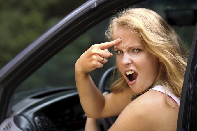 Vrouwen zijn absolute kampioenen in het maken van het "ben je nu helemaal gek geworden"-gebaar. © Thinkstock.