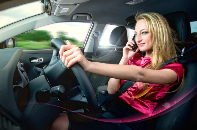 Automobilisten die bellen achter het stuur leiden tot grote ergernise bij medebestuurders. © Thinkstock.