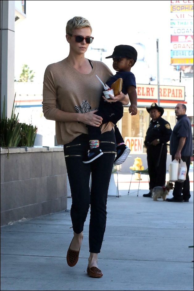 Charlize Theron met Jackson.