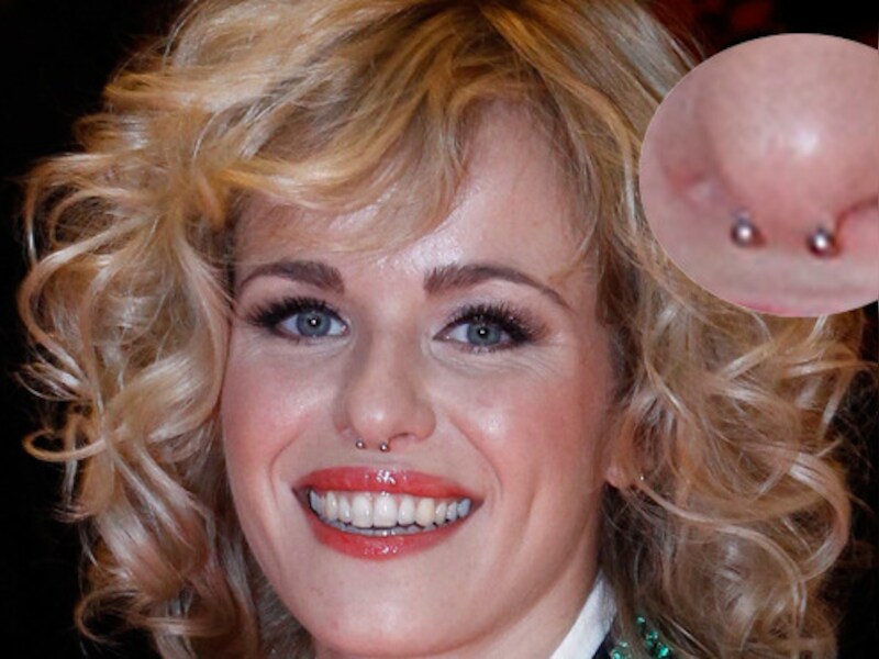 K3's Josje met neuspiercing