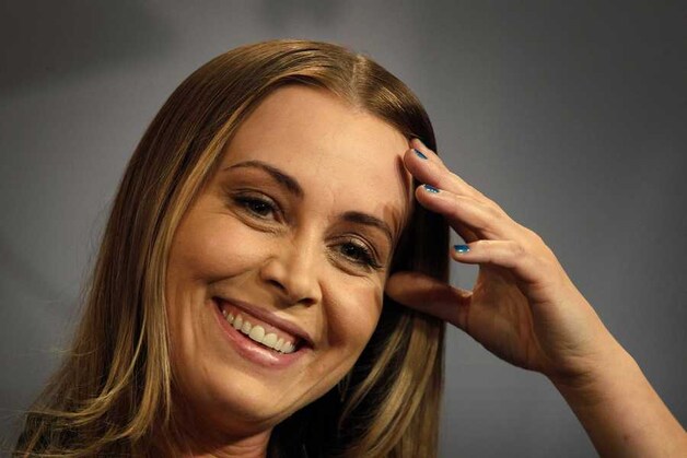 Anouk.
