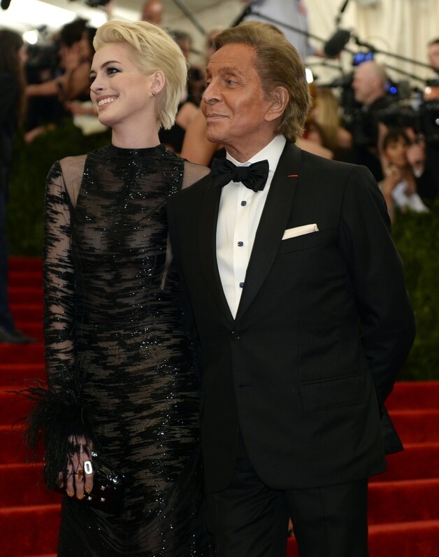 Anne met Valentino Garavani