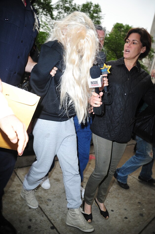 Actrice Amanda Bynes bij haar arrestatie gisteren.