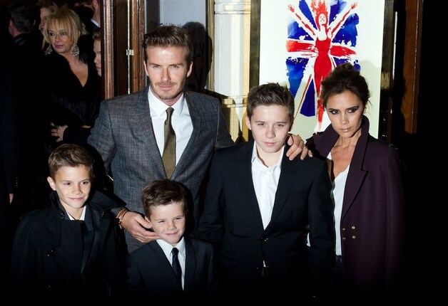 David en Victoria met hun drie zonen, Romeo, Cruz en Brooklyn.