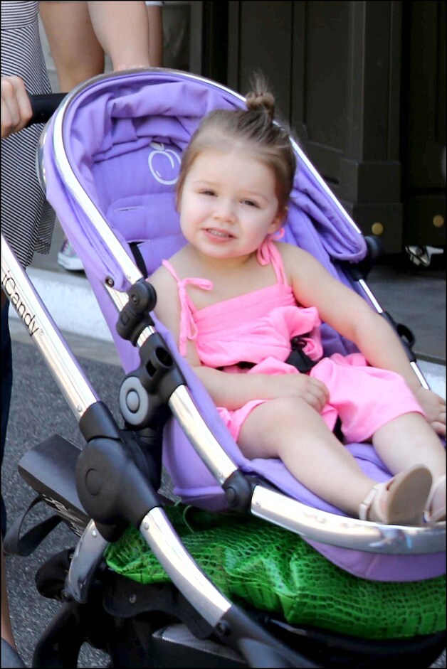 Harper is een guitig meisje.
