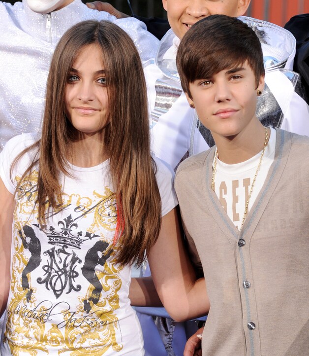 Paris Jackson naast niemand minder dan Justin Bieber!