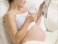 Zwangere vrouw die gedwongen wordt om abortus te plegen, nadat ze foutief acnémedicijn voorgeschreven kreeg