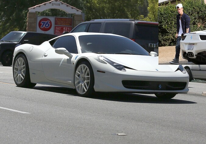 De witte Ferrari van Justin Bieber.