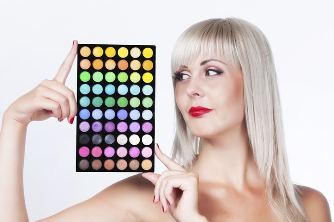 Kies de tint die het dichtst aansluit bij je haarkleur.