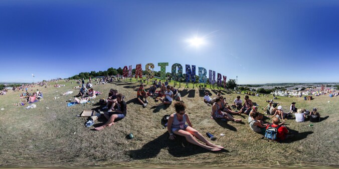 Het Engelse Glastonburyfestival verkoopt 170.000 kaarten binnen 2 uur uit.