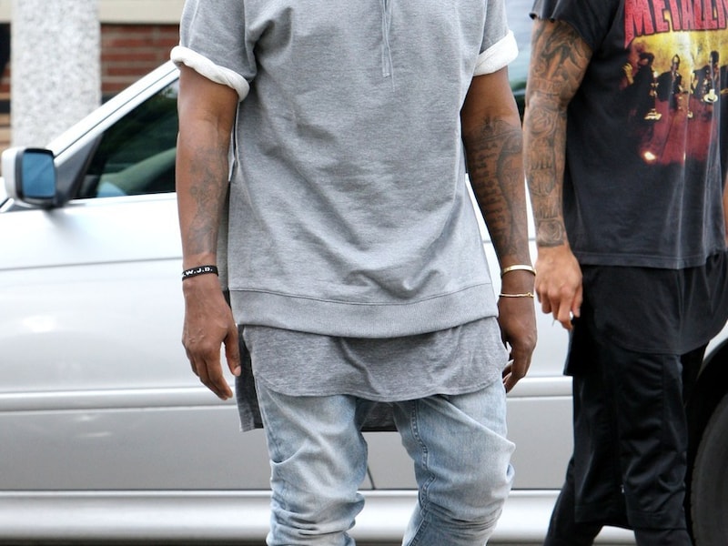 Kanye op zoek naar meubels in Beverly Hills.