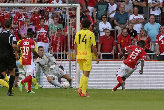Bia schuift de 1-0 onder Goris