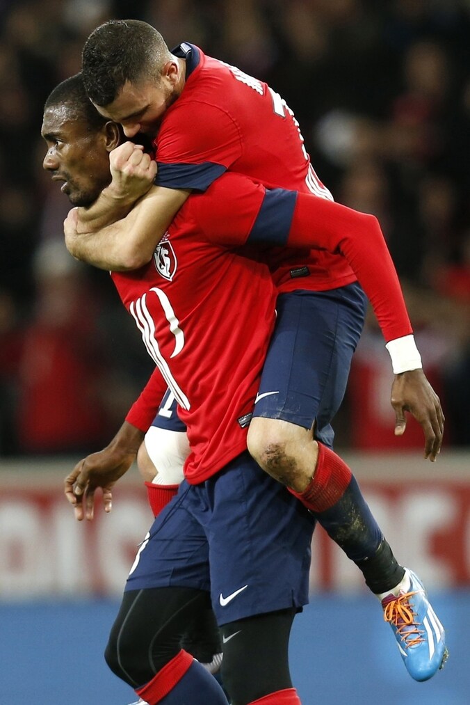 Salomon Kalou (l) bezorgt Lille de zege.