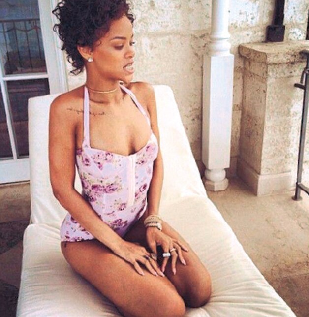 Zelfs celebs 'sharen' hun vakantiekiekjes: Rihanna op Barbados.