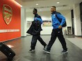 Gedion Zelalem (L) en Alex Oxlade-Chamberlain.