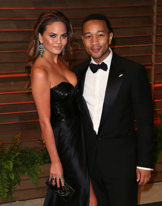 John Legend met zijn echtgenote.