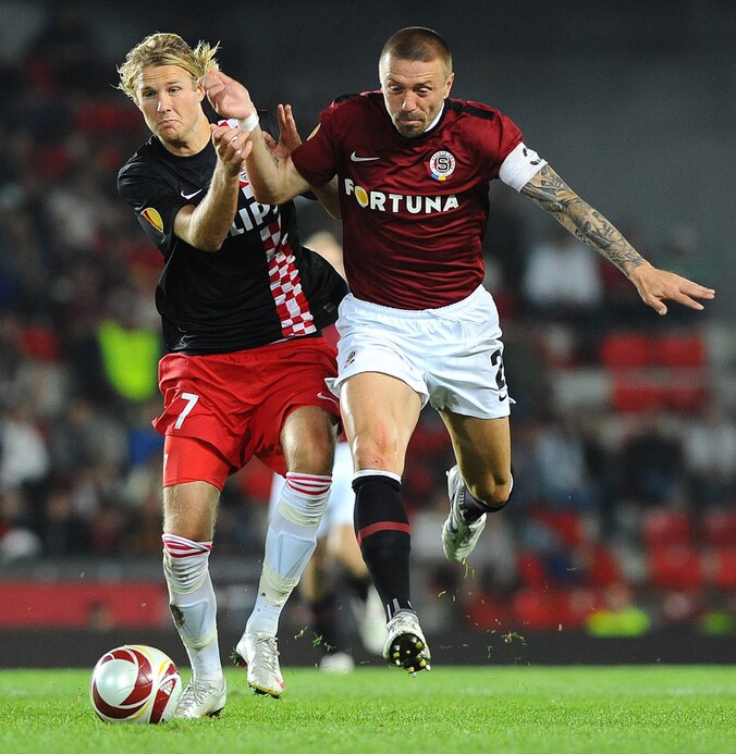 Thomas Repka (r).