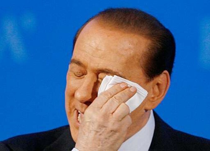 Het lachen is Berlusconi intussen wel vergaan.