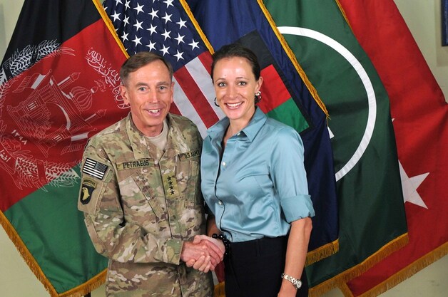 David Petraeus met zijn minnares Paula Broadwell.