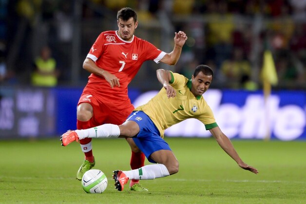 Barnetta (l) verhuist naar Frankfurt