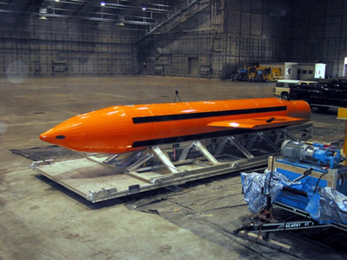 Een 'Massive Ordnance Air Blast'-bom, of ook 'Mother Of All Bombs'.
