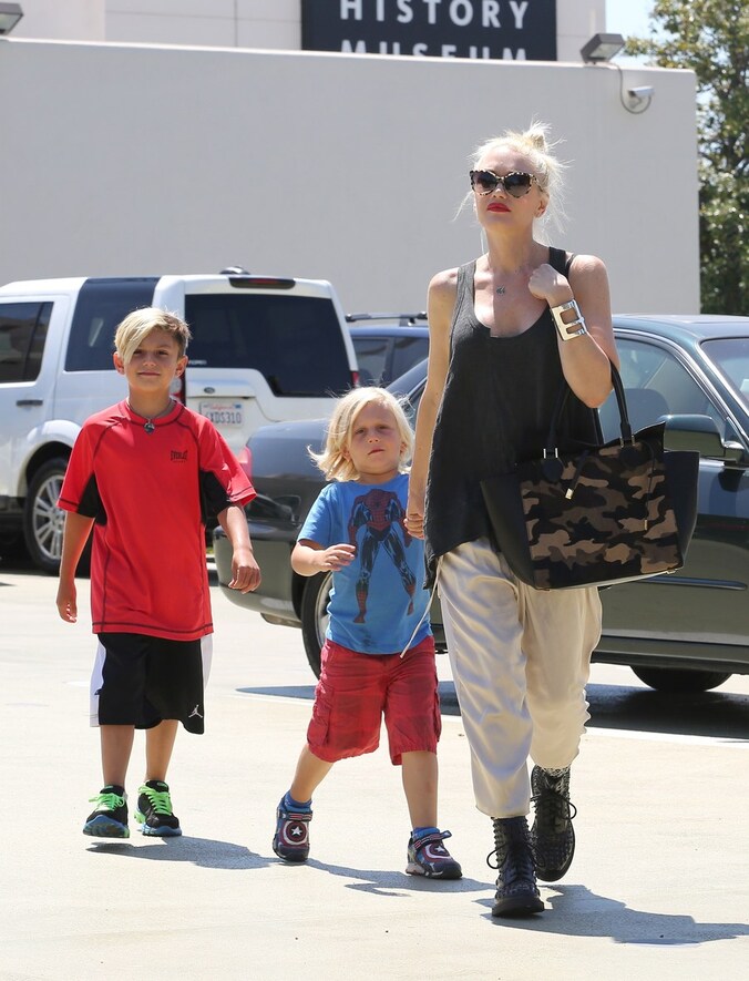 Gwen met Kingston en Zuma.