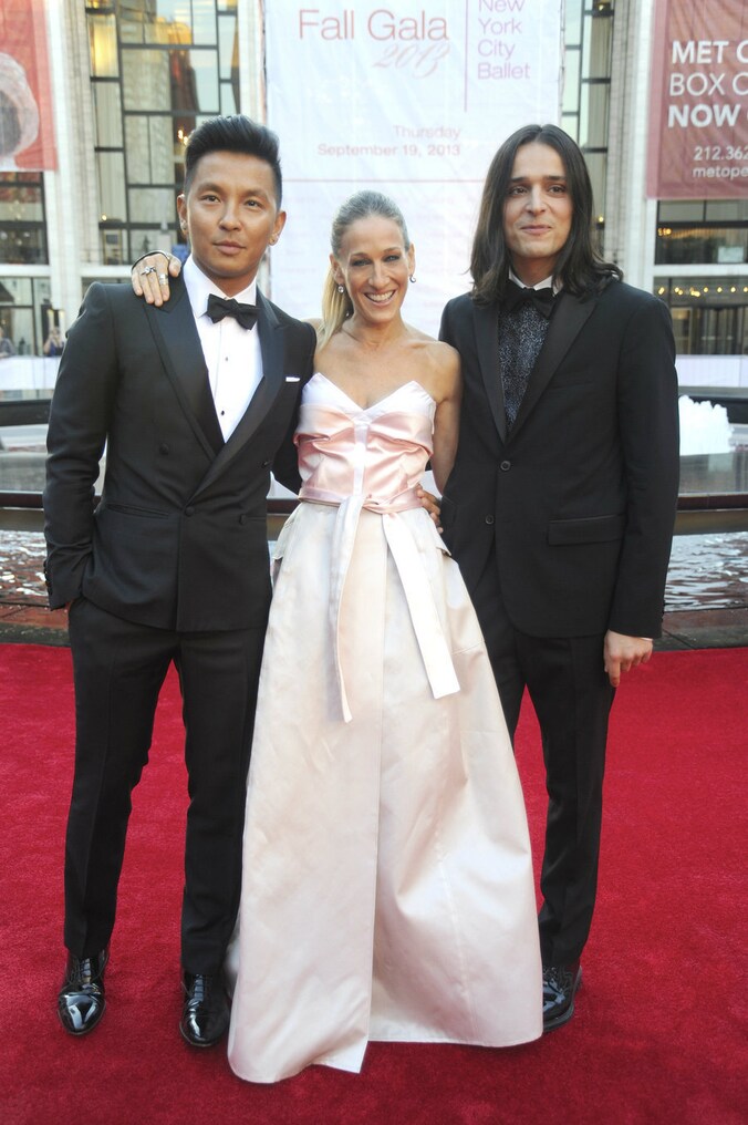 Olivier Theyskens moet de aandacht van Sarah Jessica Parker delen met Prabal Gurung.