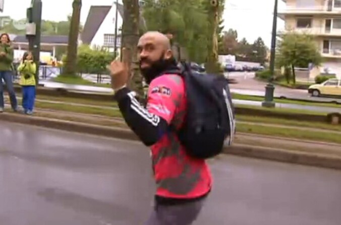 Anthony Vanden Borre liep voor 'Tous à bord' de twintig kilometer van Brussel.