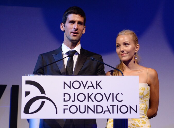 Novak Djokovic met zijn kersverse verloofde Jelena Ristic.