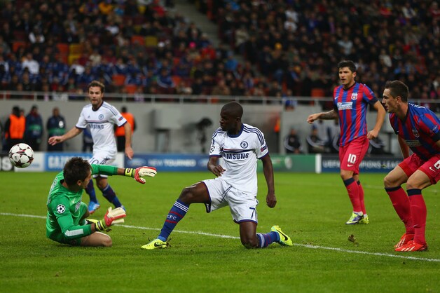 Ramires verlengt de 0-1 tegen de netten.