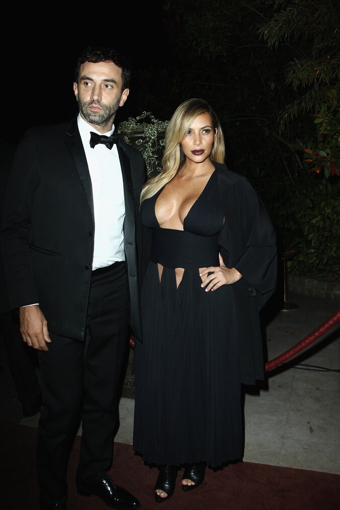 Riccardo Tisci en Kim Kardashian in Parijs.