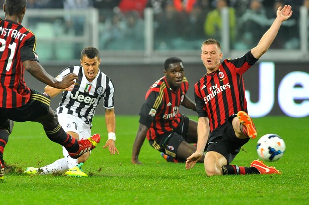 Giovinco kapt Zapate uit en besluit met een lage schuiver binnen: 2-1.