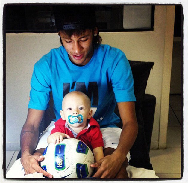 Neymar met zijn zoontje Davi Lucca.