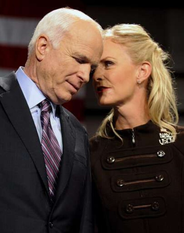 Cindy McCain heeft geen geheimen.