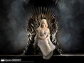Daenerys Targaryen (Emilia Clarke) op de IJzeren troon, de 'meest oncomfortabele stoel ter wereld'
