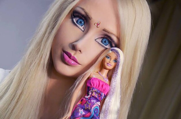 Meestal zie je Valeria Lukyanova met erg veel schmink op haar gezicht.