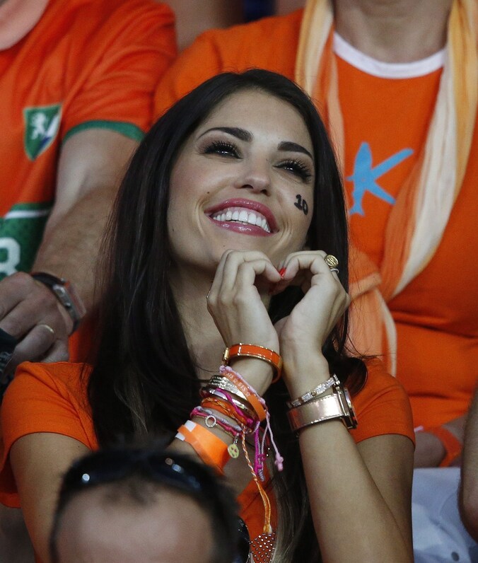 Yolanthe op de tribune voor Wesley.