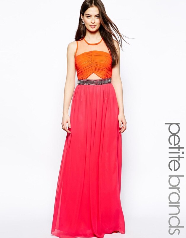 Deze jurk bewijst: je kan oranje met roze combineren.