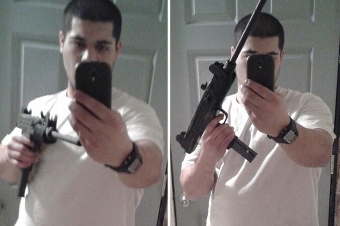 Jules Bahler poseert met het geweer dat hij gebruikte bij de overval