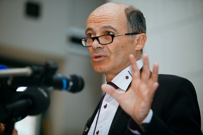 Psychiater Peter Adriaenssens: "Kinderen die hier school lopen, Nederlands spreken en al iets van het Westen hebben overgenomen, krijgen automatisch problemen als ze naar daar terugkeren"