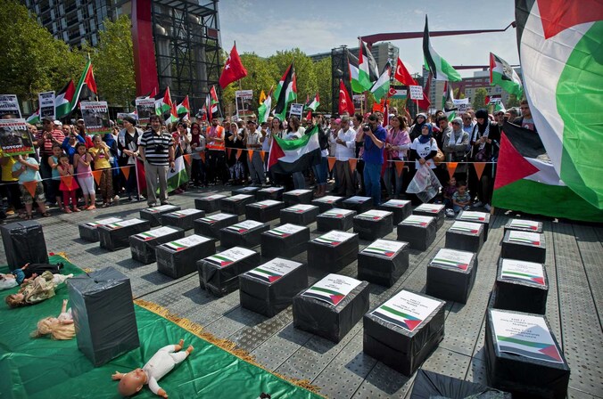 Protest in Rotterdam tegen het Israëlisch offensief op de Gazastrook.