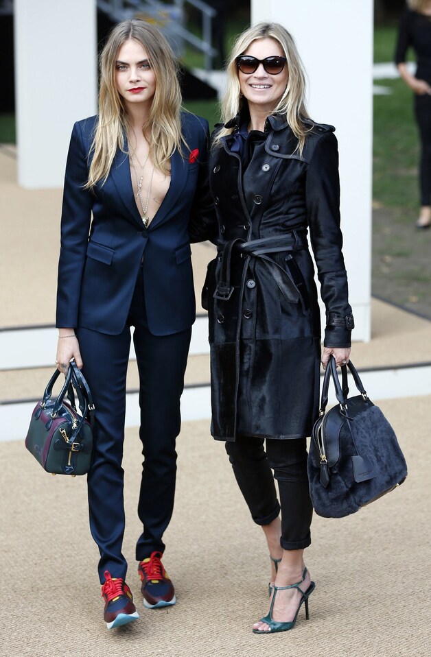 Cara Delevingne en haar nieuwe vriendin Kate Moss.