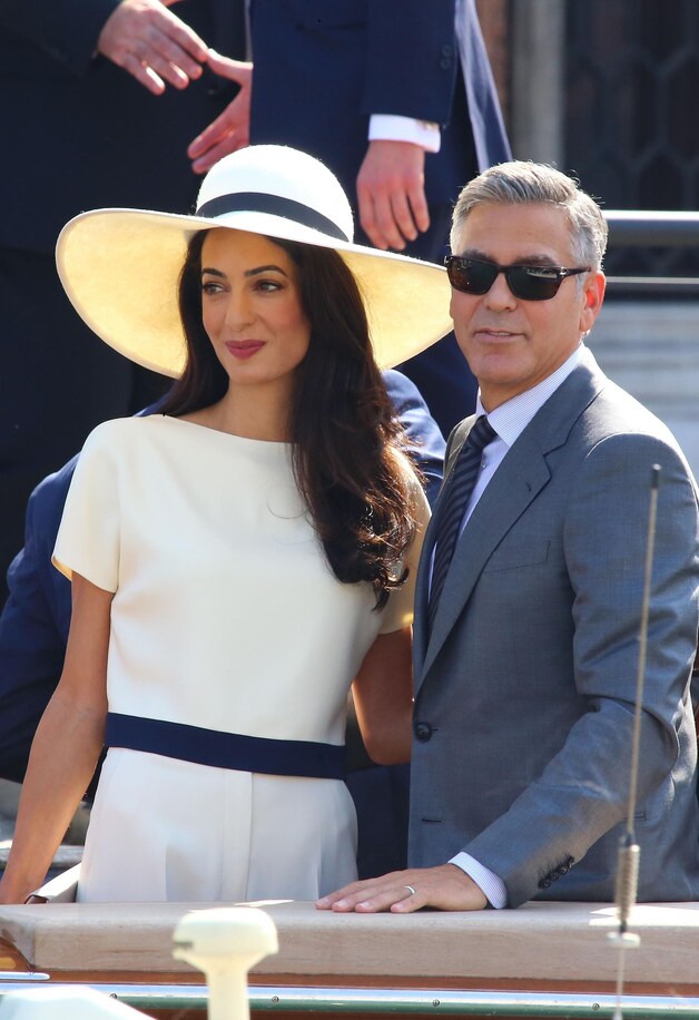 George Clooney en Amal Alamuddin op hun burgerlijke trouw.
