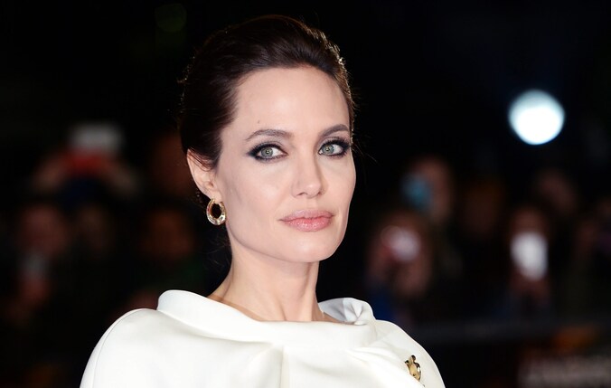 Actrice/regisseur Angelina Jolie.