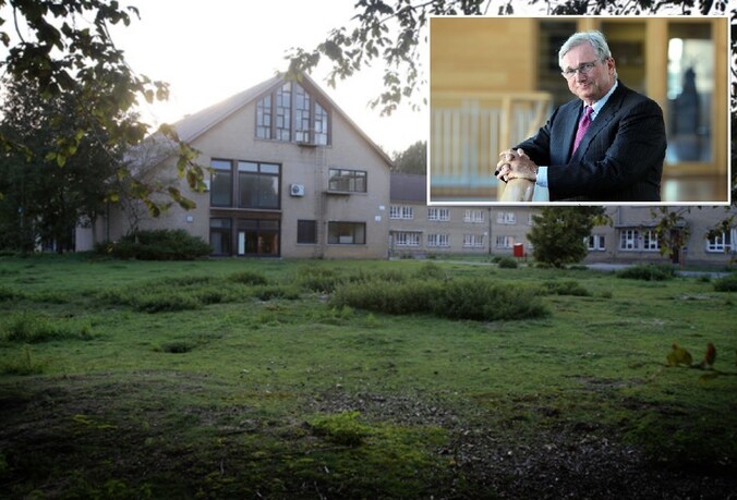 De kazerne in Koksijde. Inzet: burgemeester Marc Vanden Bussche (Open Vld).