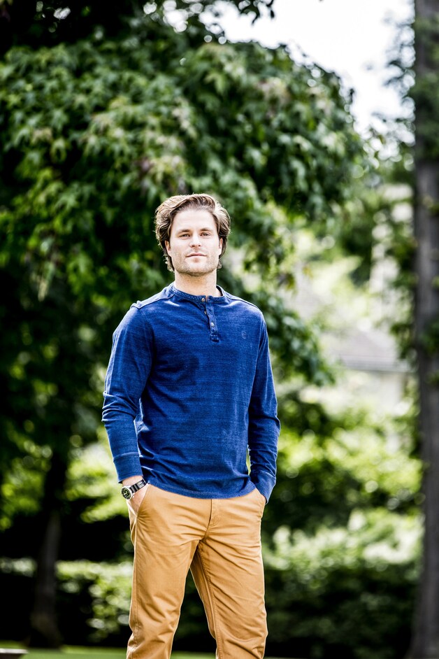 Zo proberen de nieuwe 'Singl3s' hun droomvrouw te veroveren | Showbizz ...